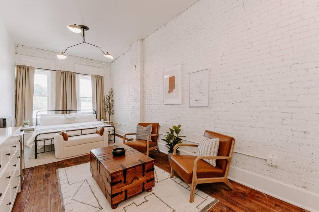 East Main Lofts - Farmhouse 204 Мэдисон Экстерьер фото